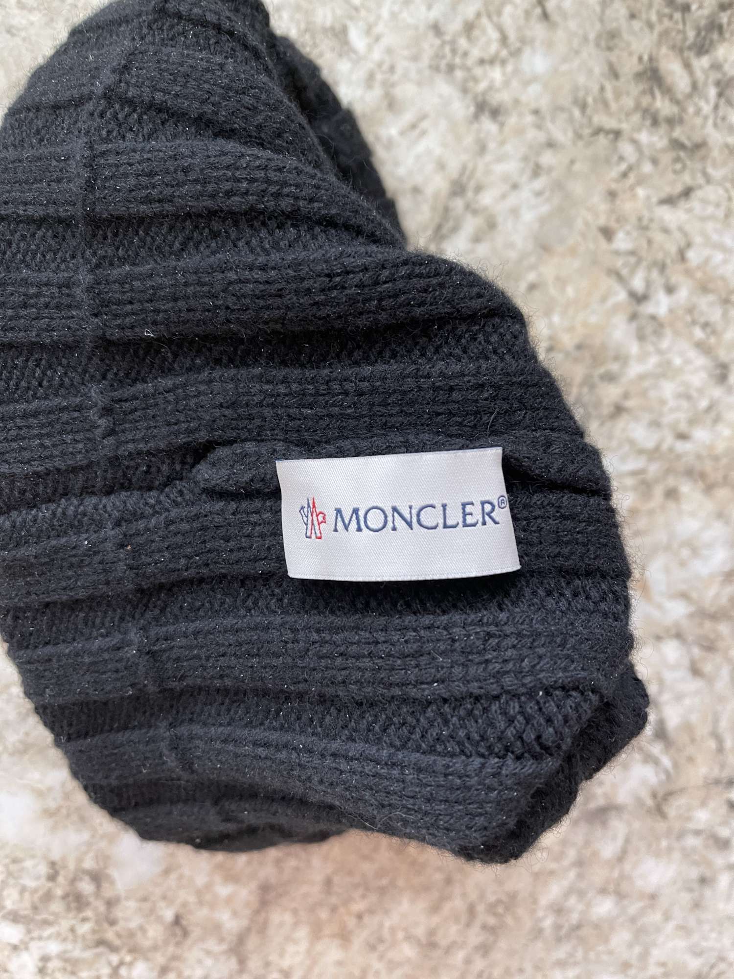Moncler čiapka
