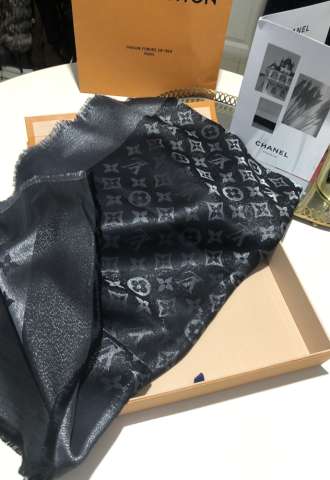 https://vipluxury.sk/Louis Vuitton lurex satka