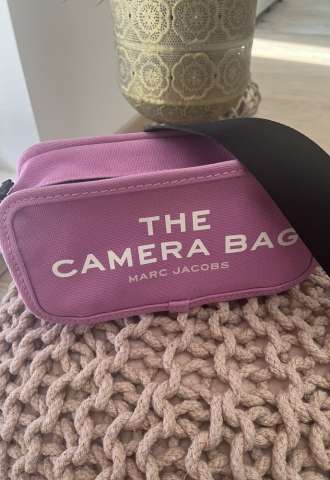 https://vipluxury.sk/Marc Jacobs camera bag