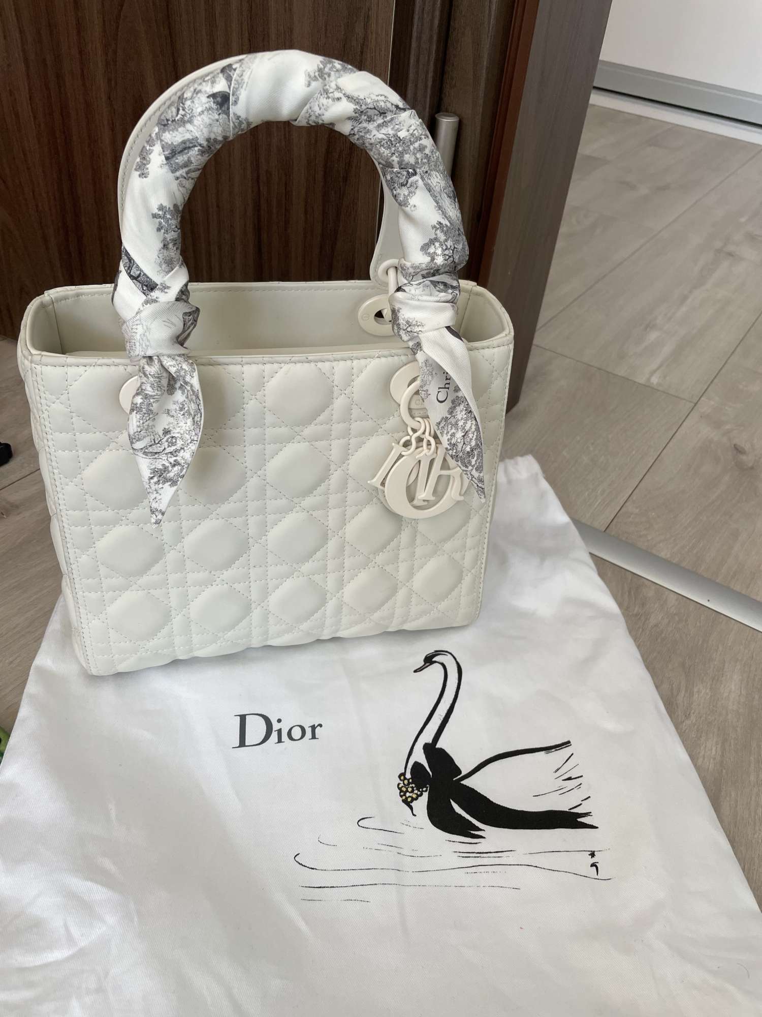 Christian Dior Lady Dior kabelka