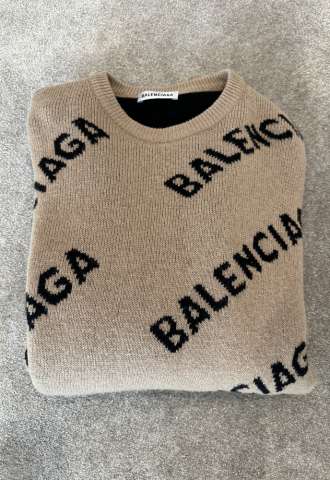 https://vipluxury.sk/Balenciaga sveter