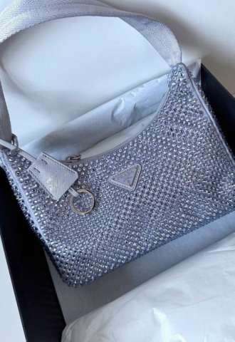 https://vipluxury.sk/Prada Crystal bag