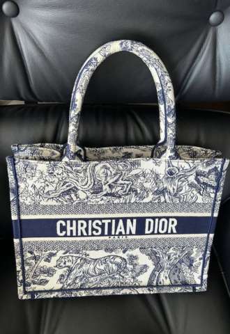 https://vipluxury.sk/Dior Book tote medium bag