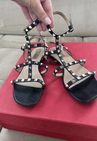 https://vipluxury.sk/Valentino sandalky