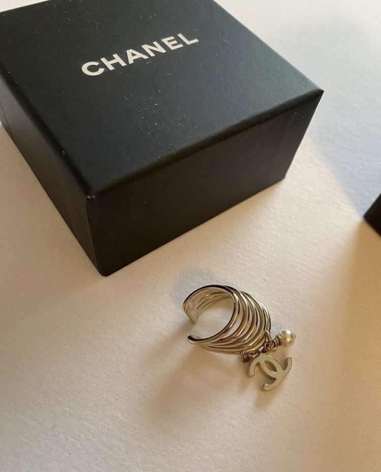 Chanel nausnica