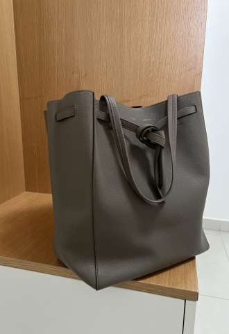 https://vipluxury.sk/Celine Cabas Phantom medium bag