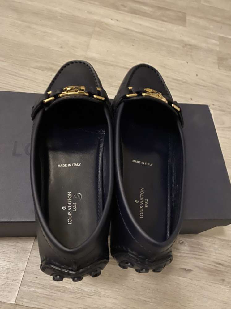 Louis Vuitton leather flats