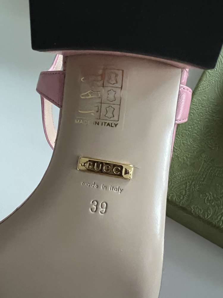 Gucci sandalky velkost 39