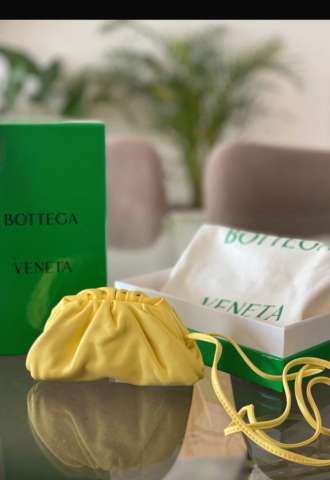https://vipluxury.sk/Bottega Venetta crossbody pouch