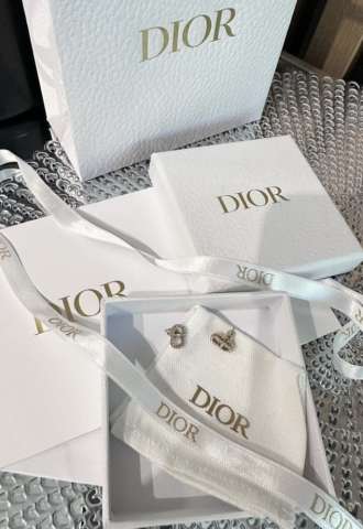 https://vipluxury.sk/Dior nausnice