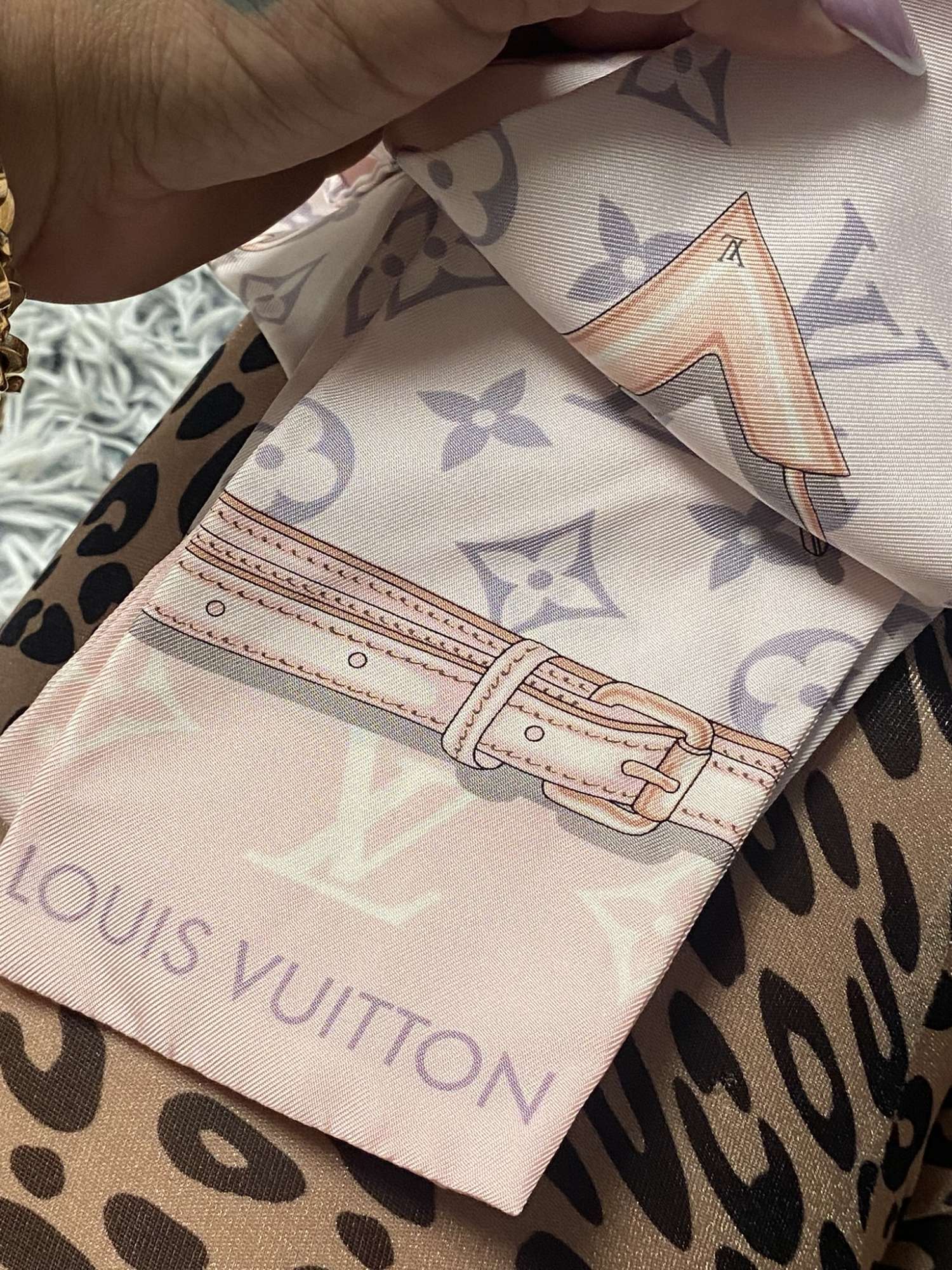 LOUIS VUITTON Silk Monogram Confidential Bandeau Light Pink