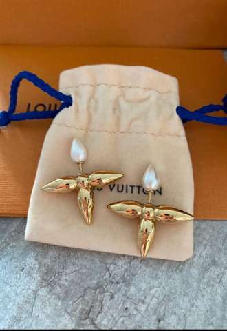 Louis Vuitton Louisette Earrings Light Pink/White