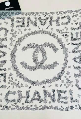 https://vipluxury.sk/Chanel kašmírová veľká šatka 140X140 cm