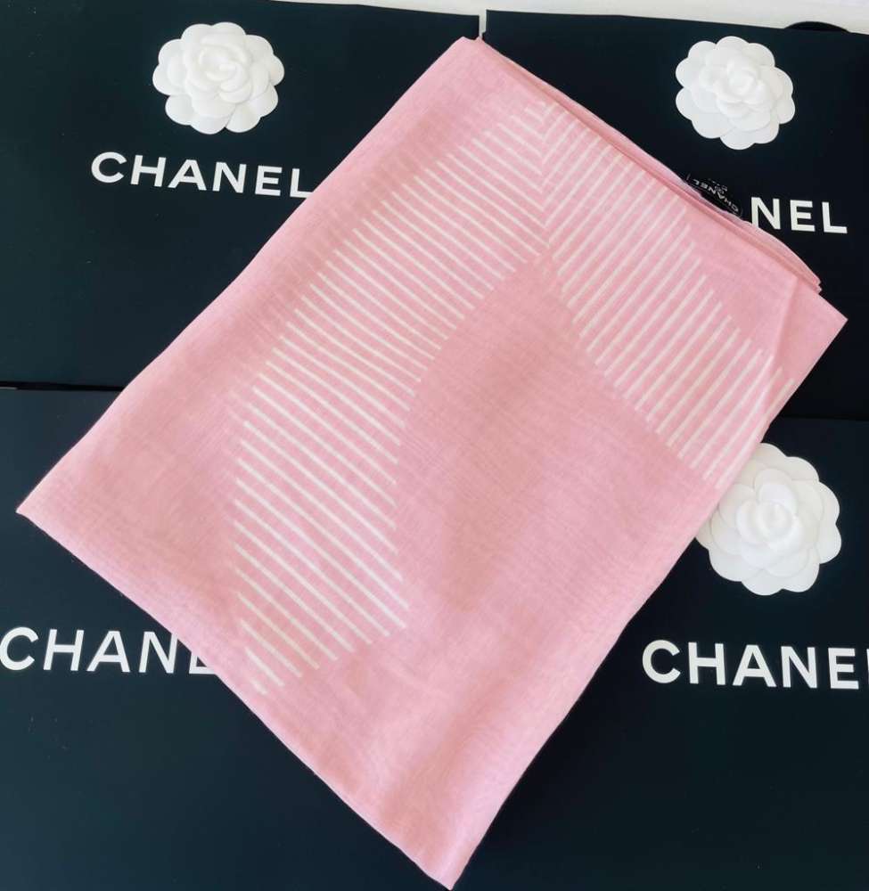 Chanel plážové pareo v ružovej farbe