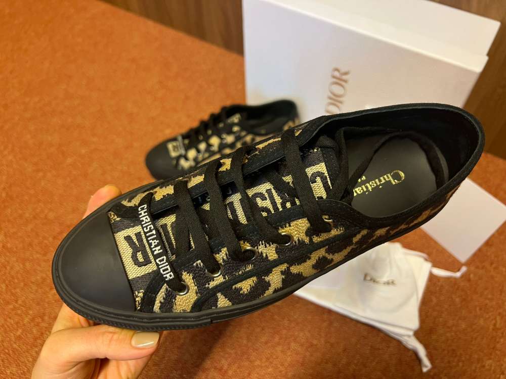 Dior nove tenisky 37,5