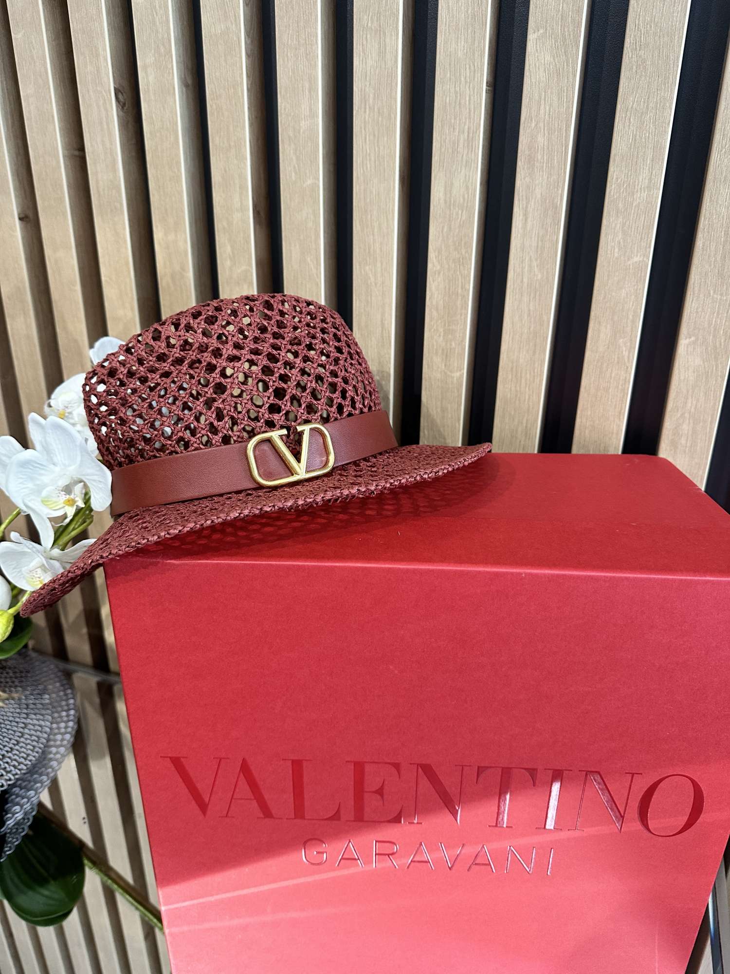 Valentino klobuk