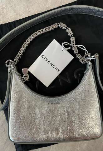 https://vipluxury.sk/Givenchy mini moon cut out