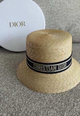 https://vipluxury.sk/Dior klobuk
