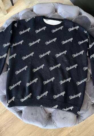https://vipluxury.sk/Balenciaga sveter s nápismi