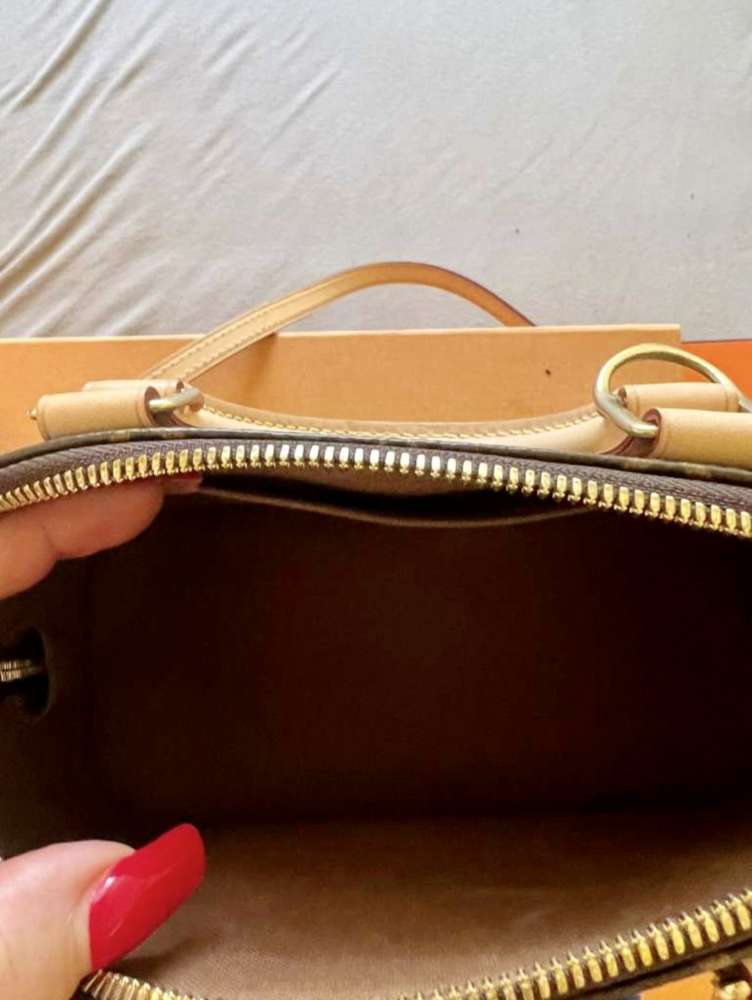 Louis Vuitton Alma BB Monogram