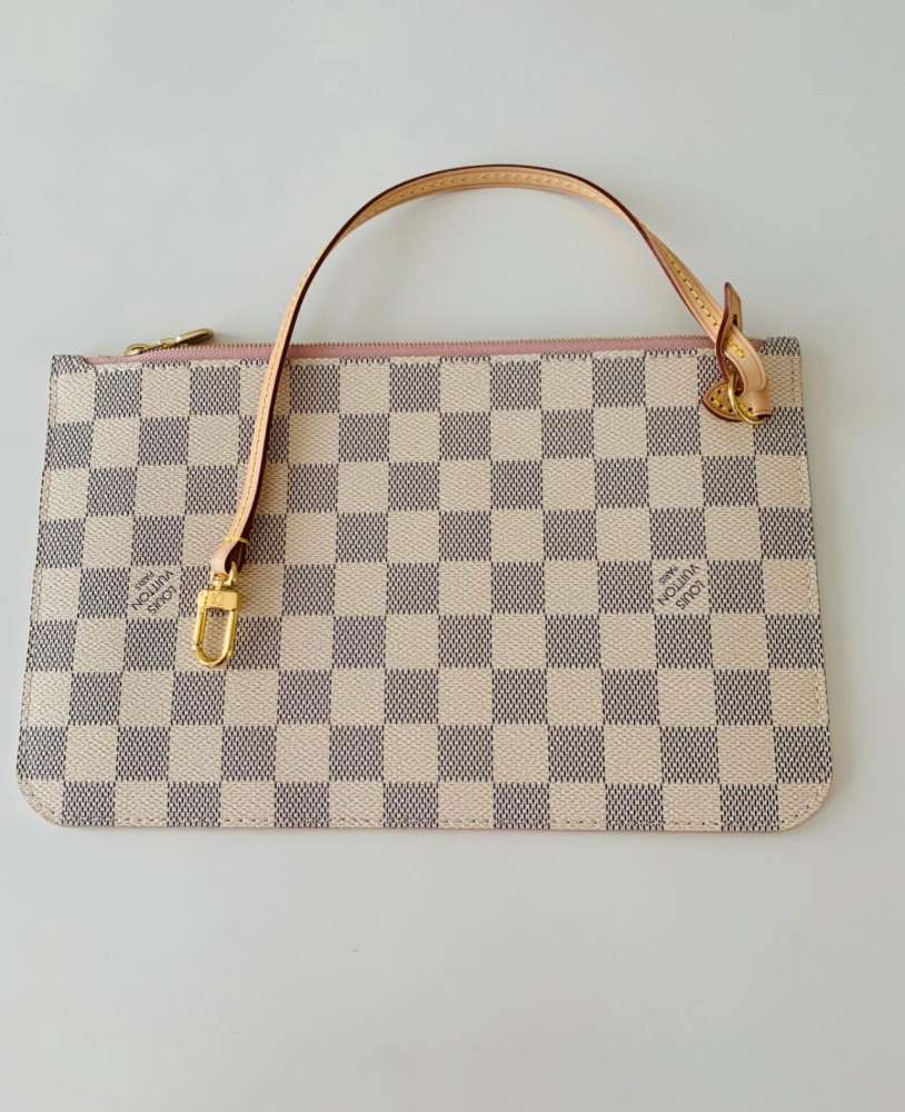 Louis Vuitton Clutch z Neverfull