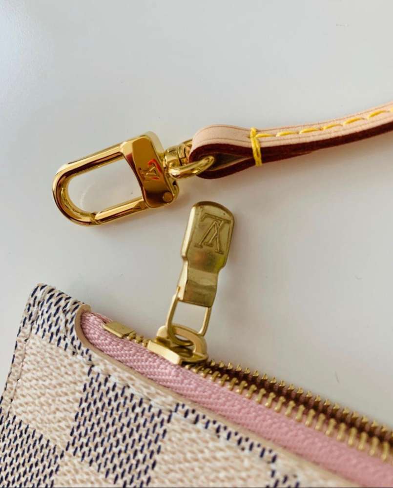 Louis Vuitton Clutch z Neverfull
