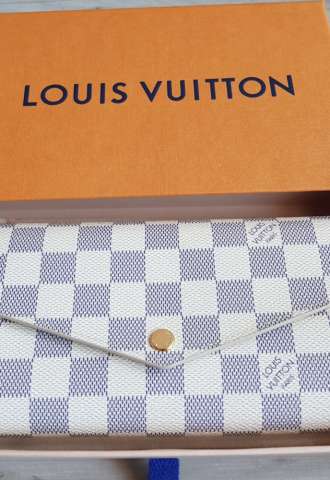 https://vipluxury.sk/Louis Vuitton Sarah peňaženka