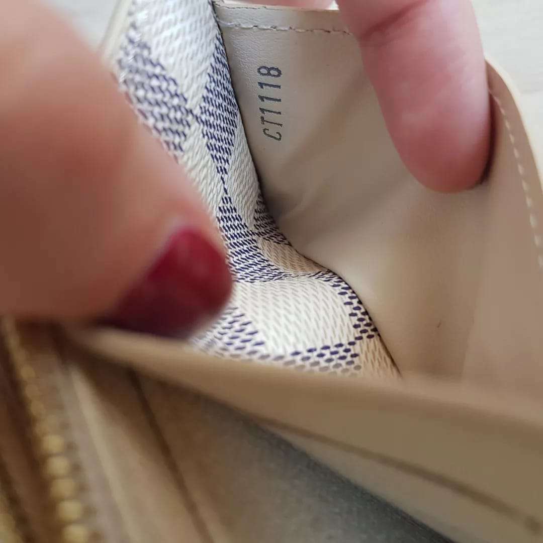Louis Vuitton Sarah peňaženka