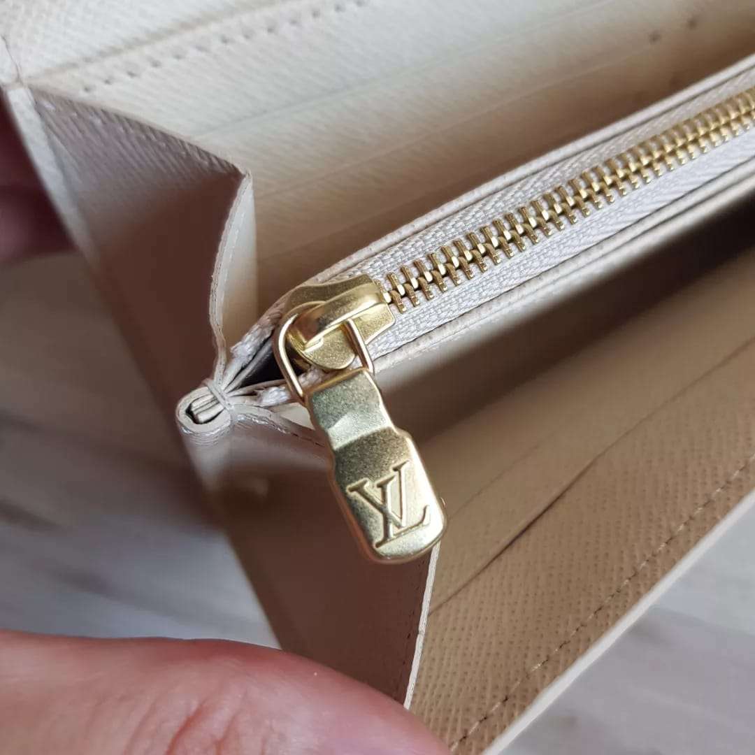 Louis Vuitton Sarah peňaženka
