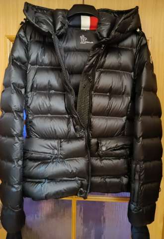https://vipluxury.sk/Moncler zimní bunda