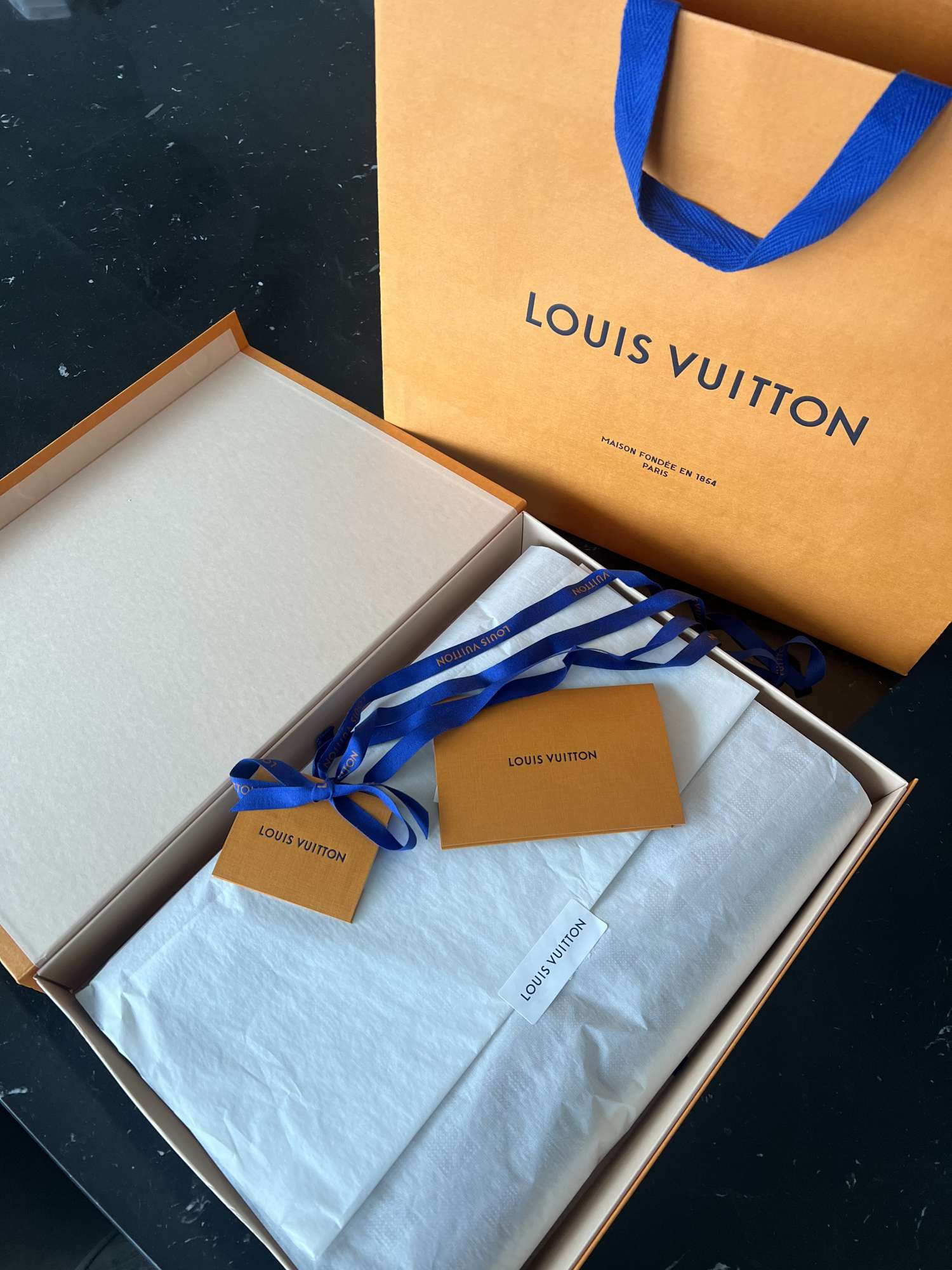 Louis Vuitton šál