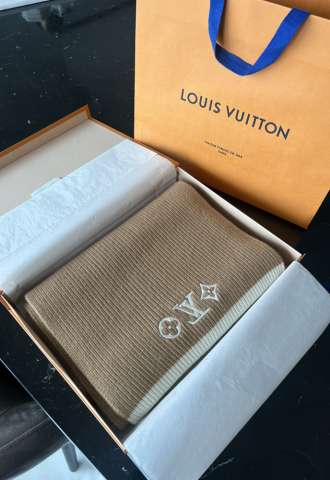 https://vipluxury.sk/Louis Vuitton šál