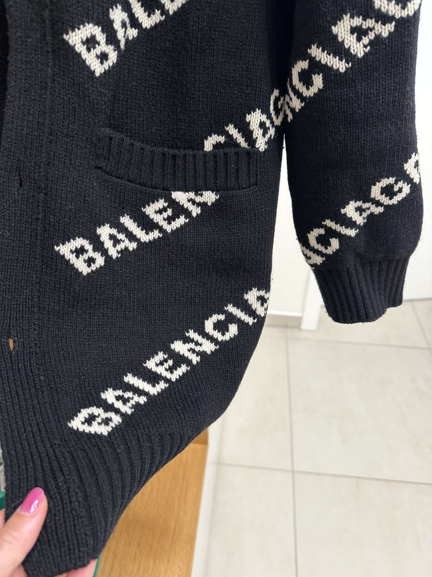 Balenciaga svetr