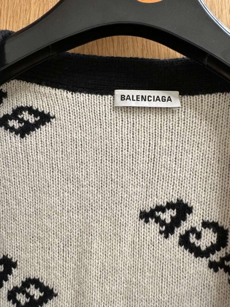 Balenciaga svetr