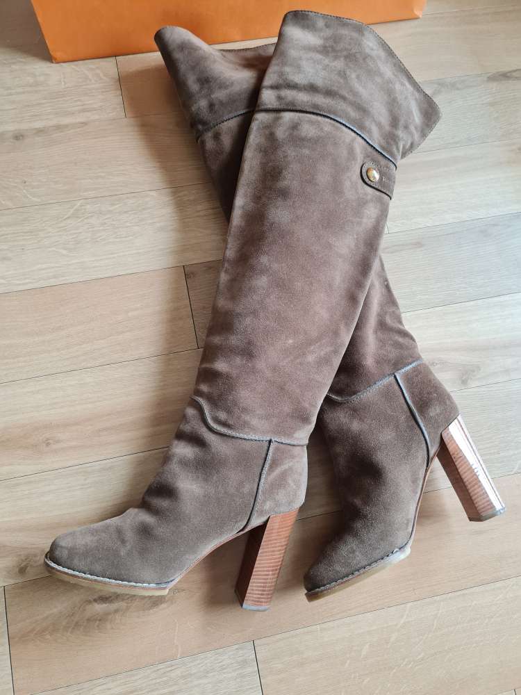 Louis Vuitton moka hnědé celokožené kozačky 38