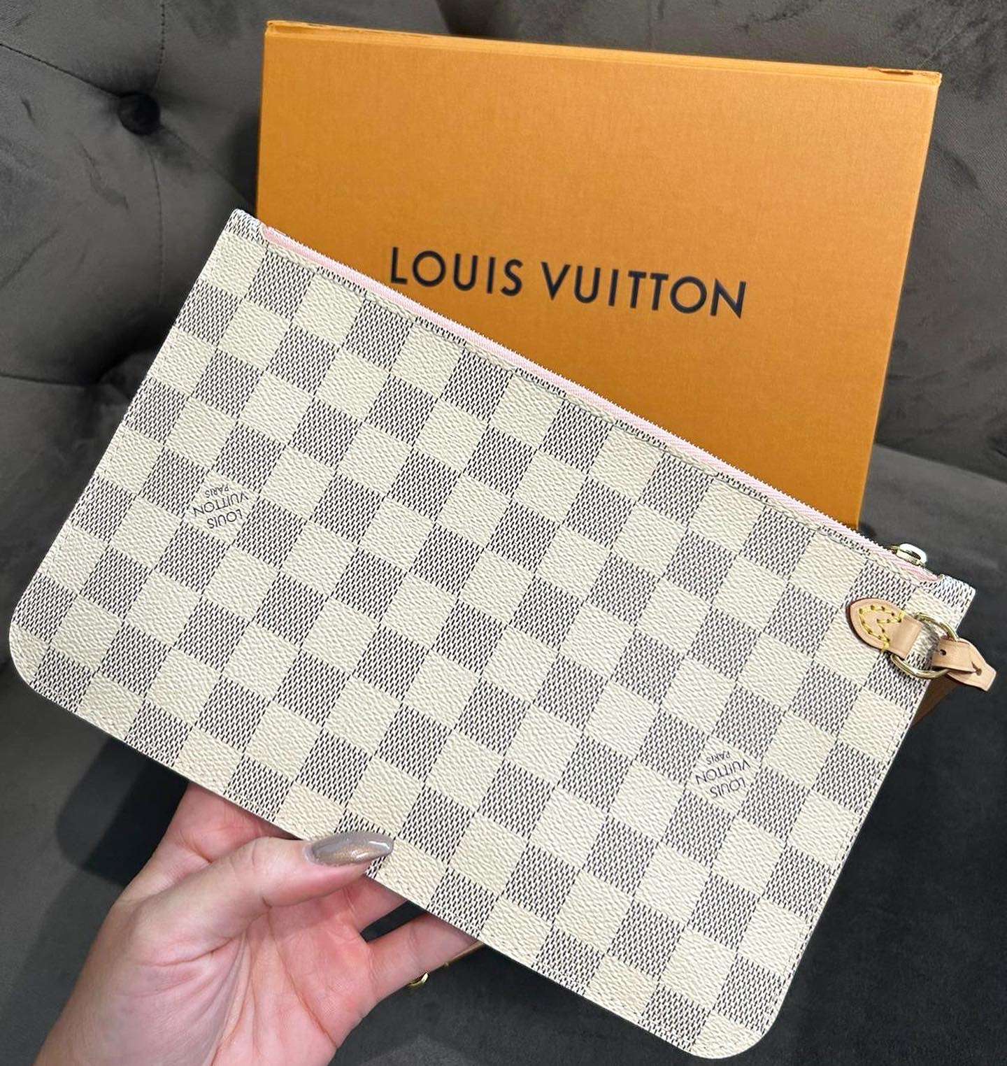 Louis Vuitton clutch z Neverfullky
