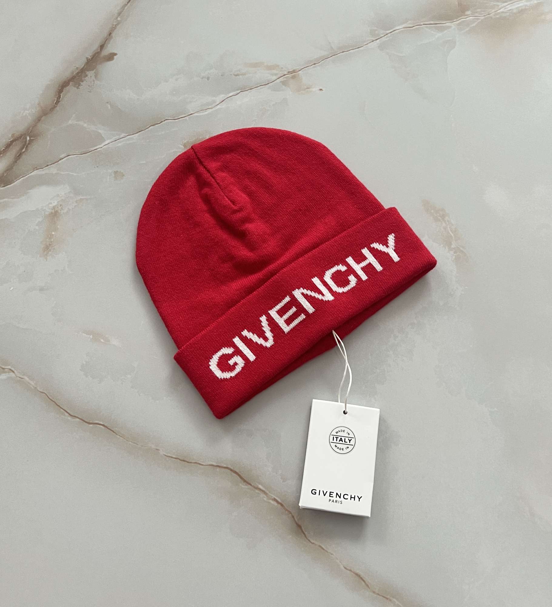 Givenchy ciapka