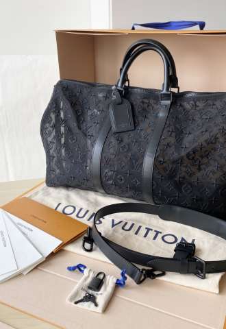 https://vipluxury.sk/Louis Vuitton Keepall čierna priehľadná taška v komplet balení
