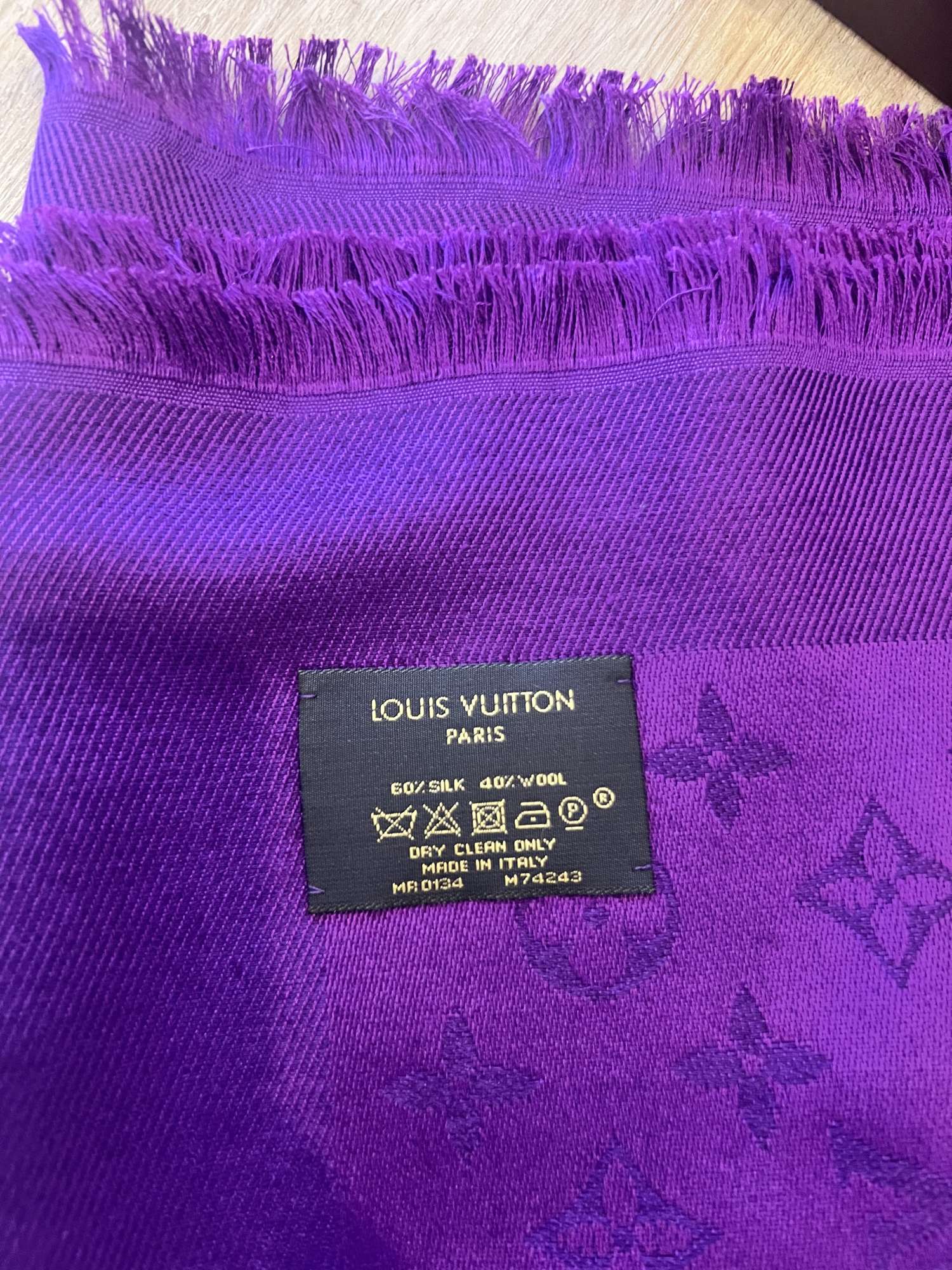 Louis Vuitton šátek fialový