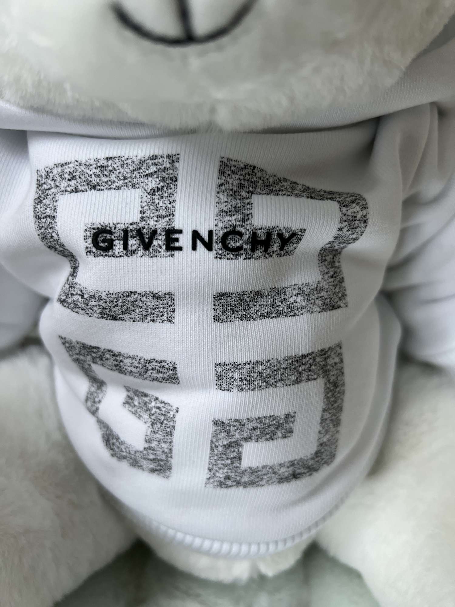 Givenchy macko