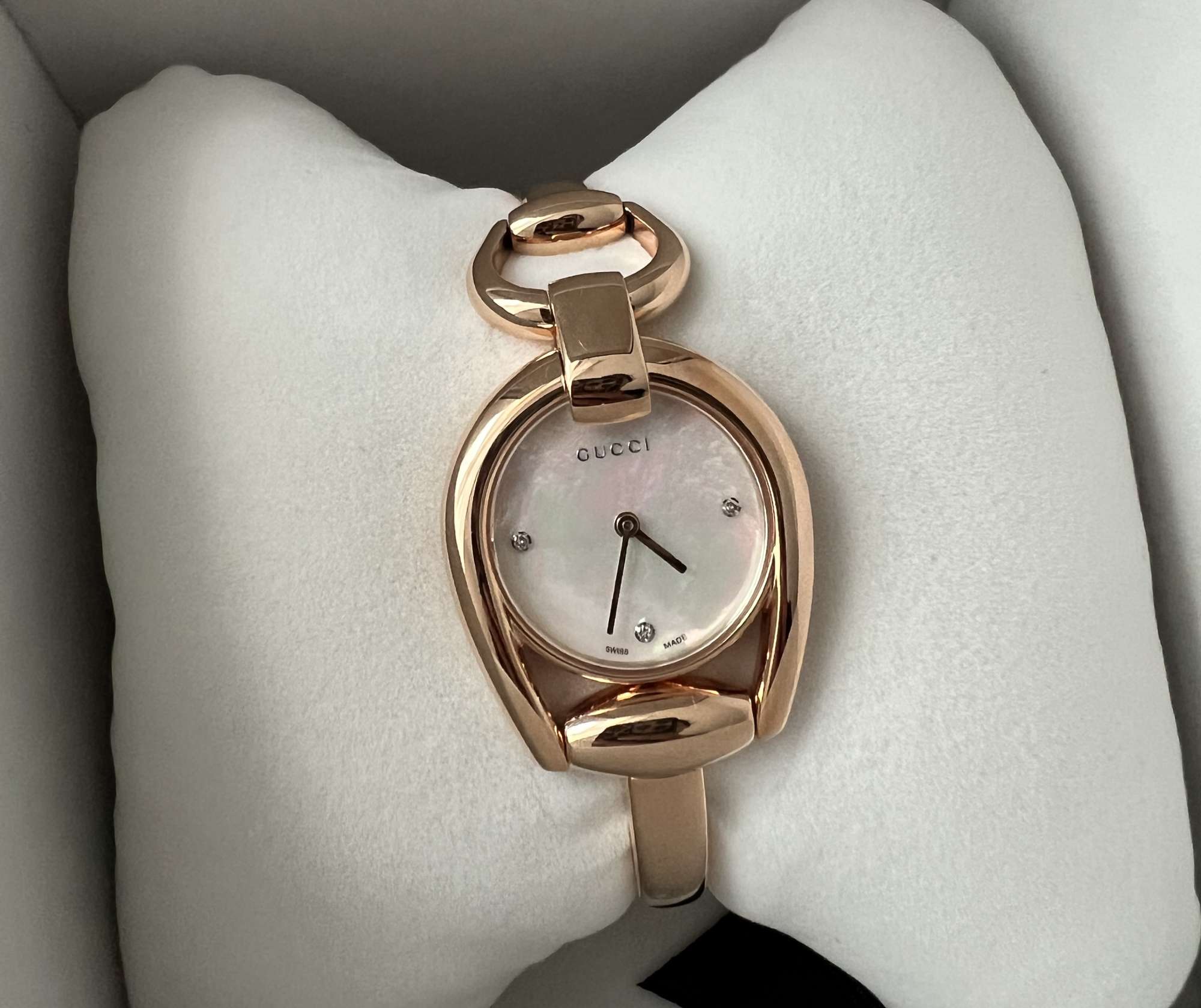 Gucci damske hodinky s diamantmi