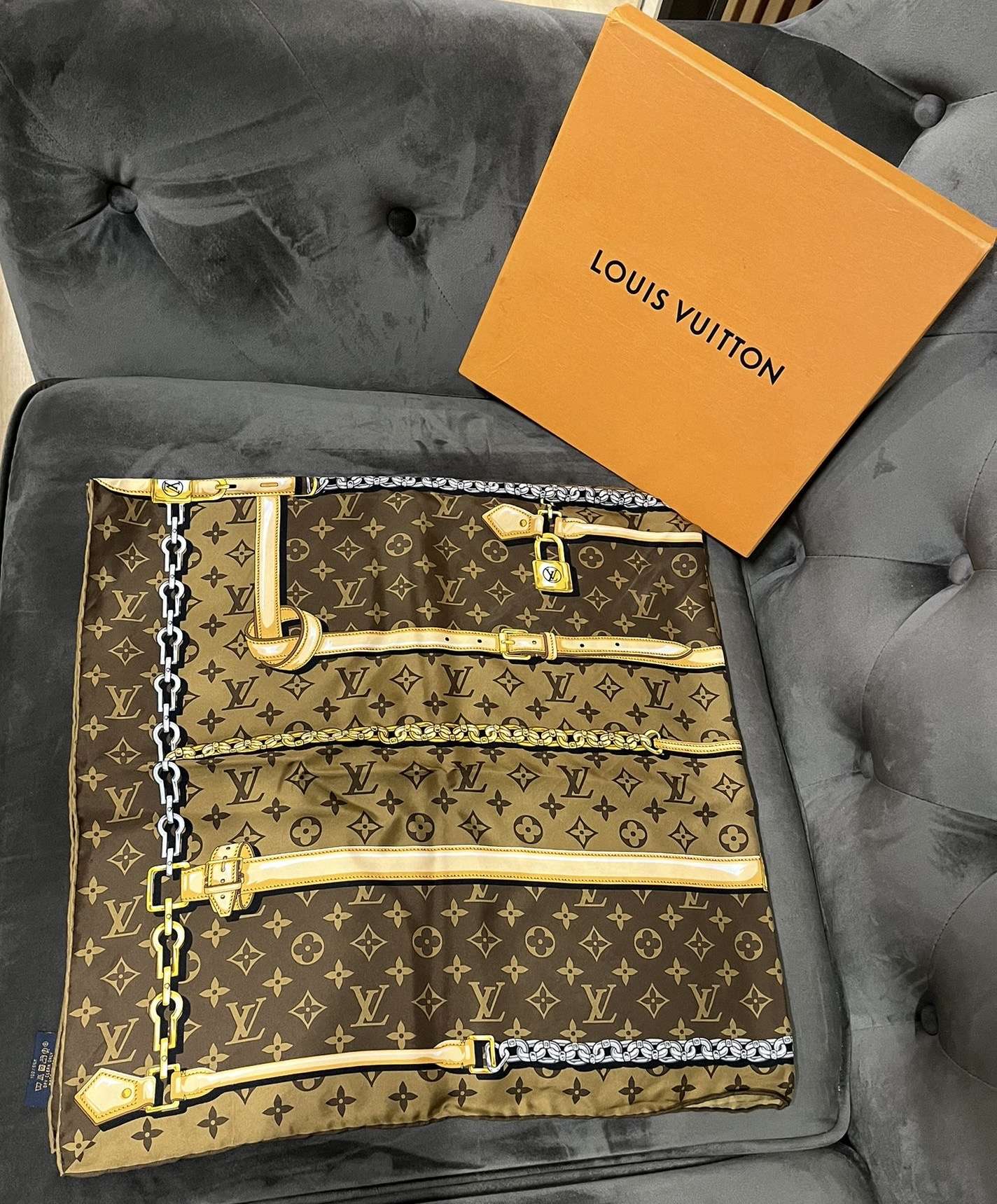 Louis Vuitton šatka