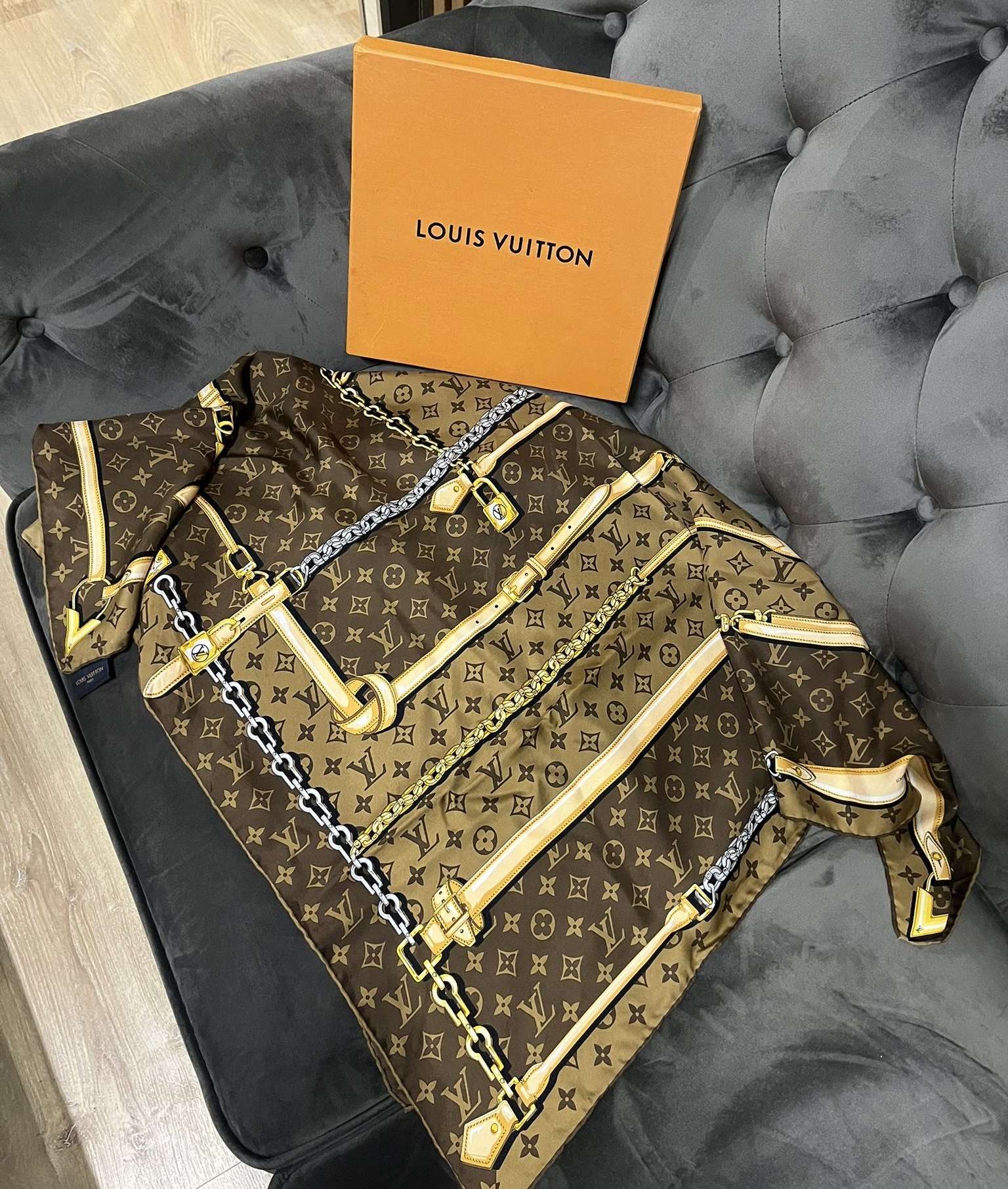 Louis Vuitton šatka