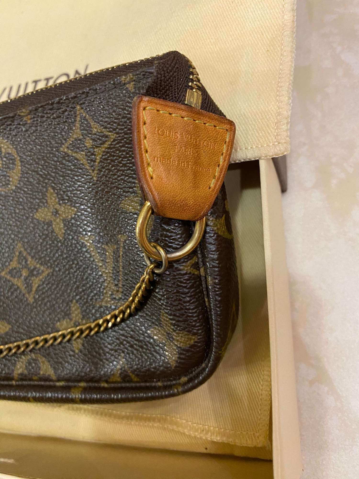 Louis Vuitton mini Pochette