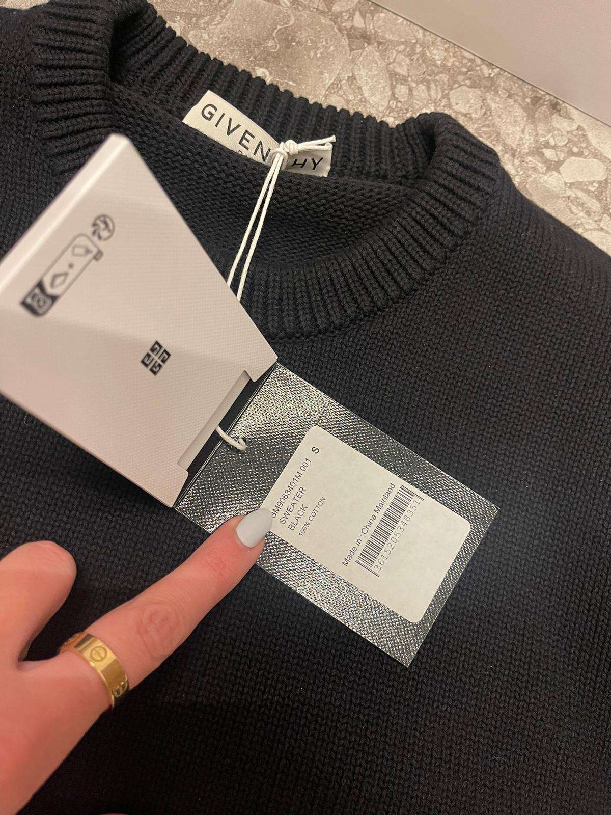 Givenchy sveter