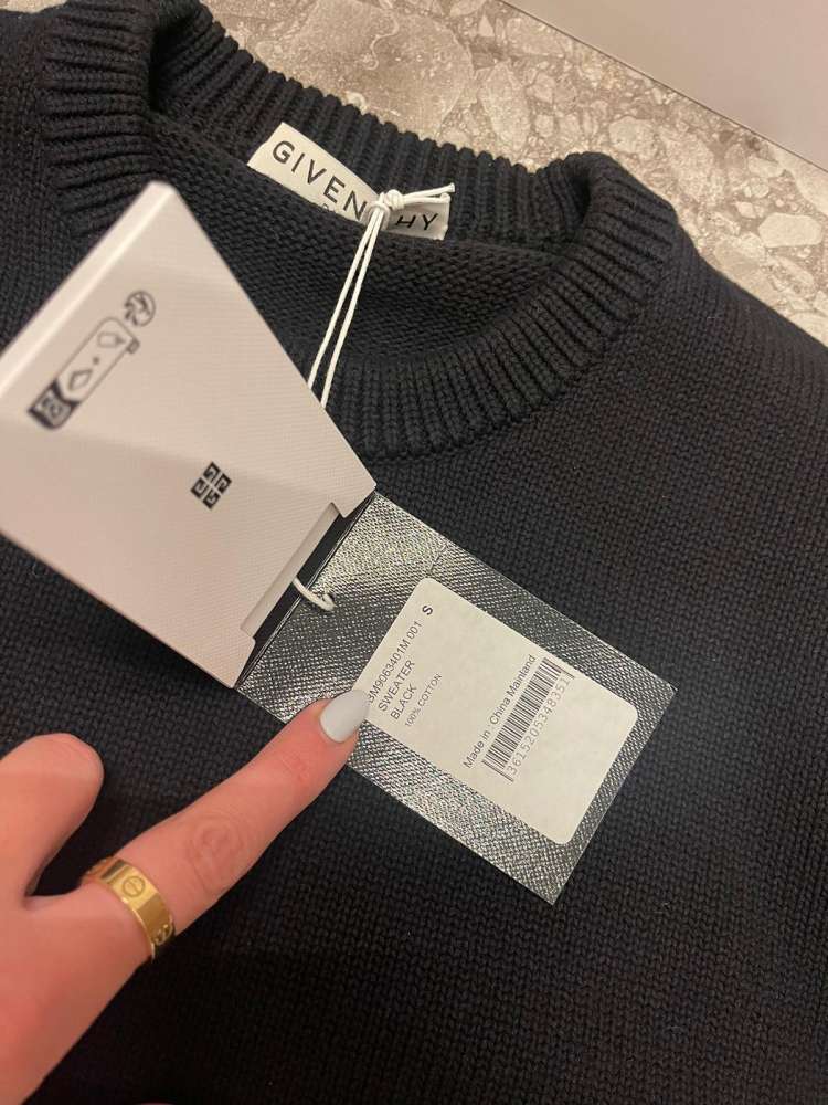 Givenchy sveter