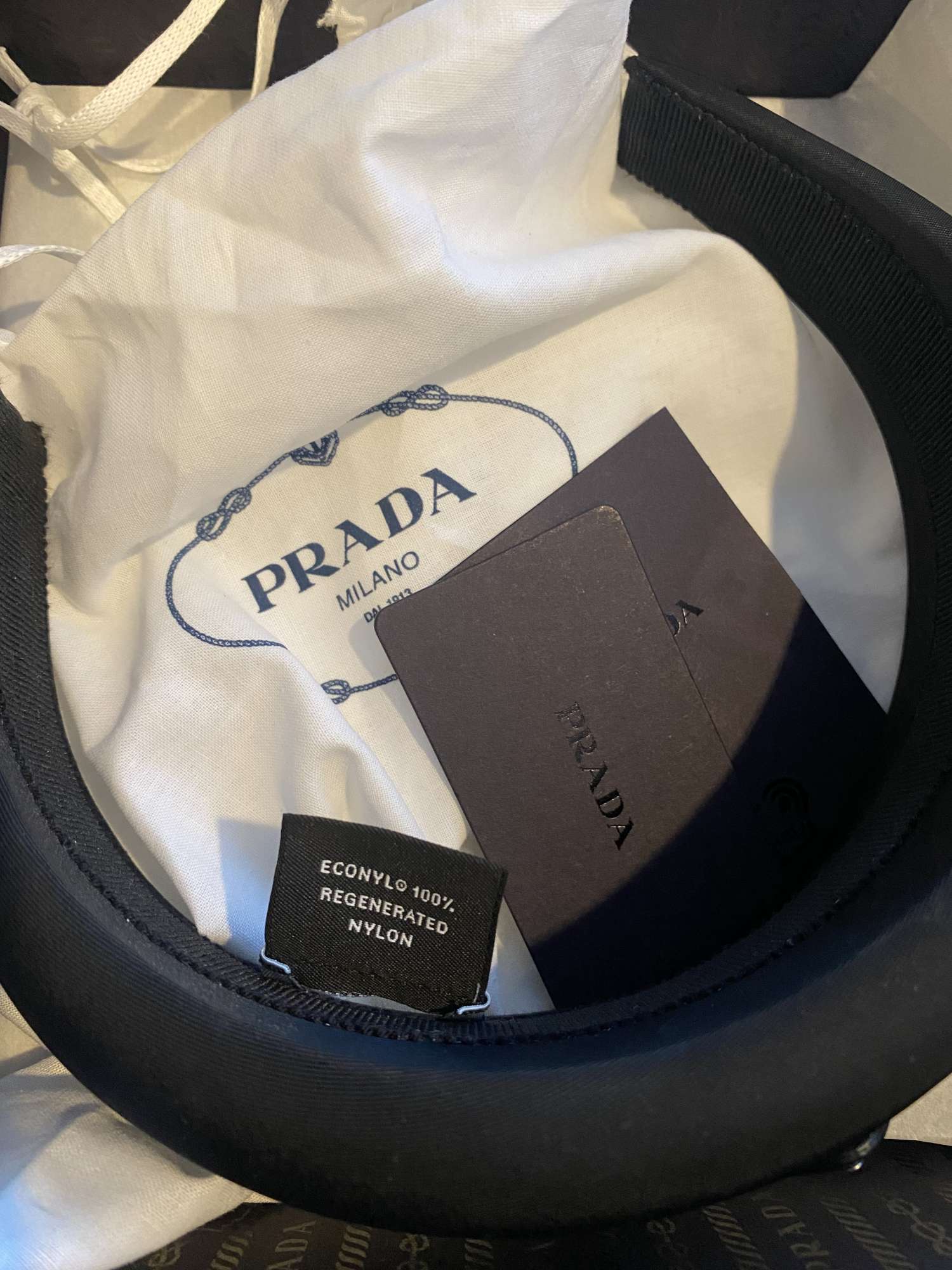 Prada čelenka