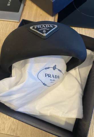 https://vipluxury.sk/Prada čelenka