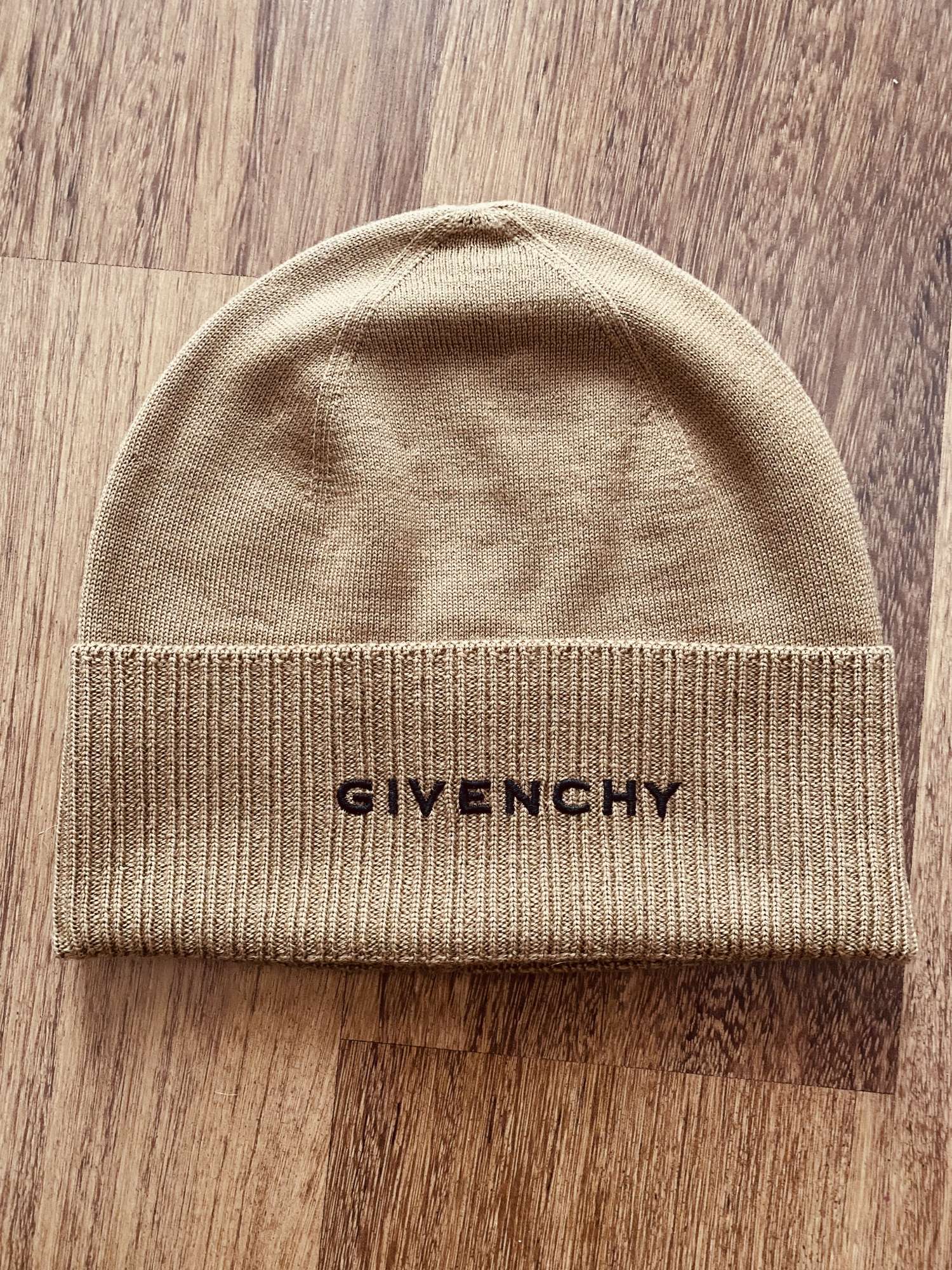 Vlnená čiapka Givenchy