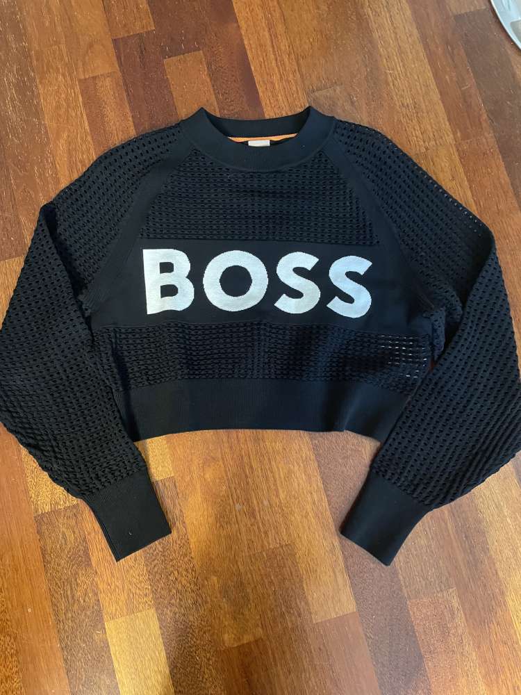 Hugo Boss sveter